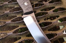 New Carnivore model in CPM-10V for extreme edge-holding